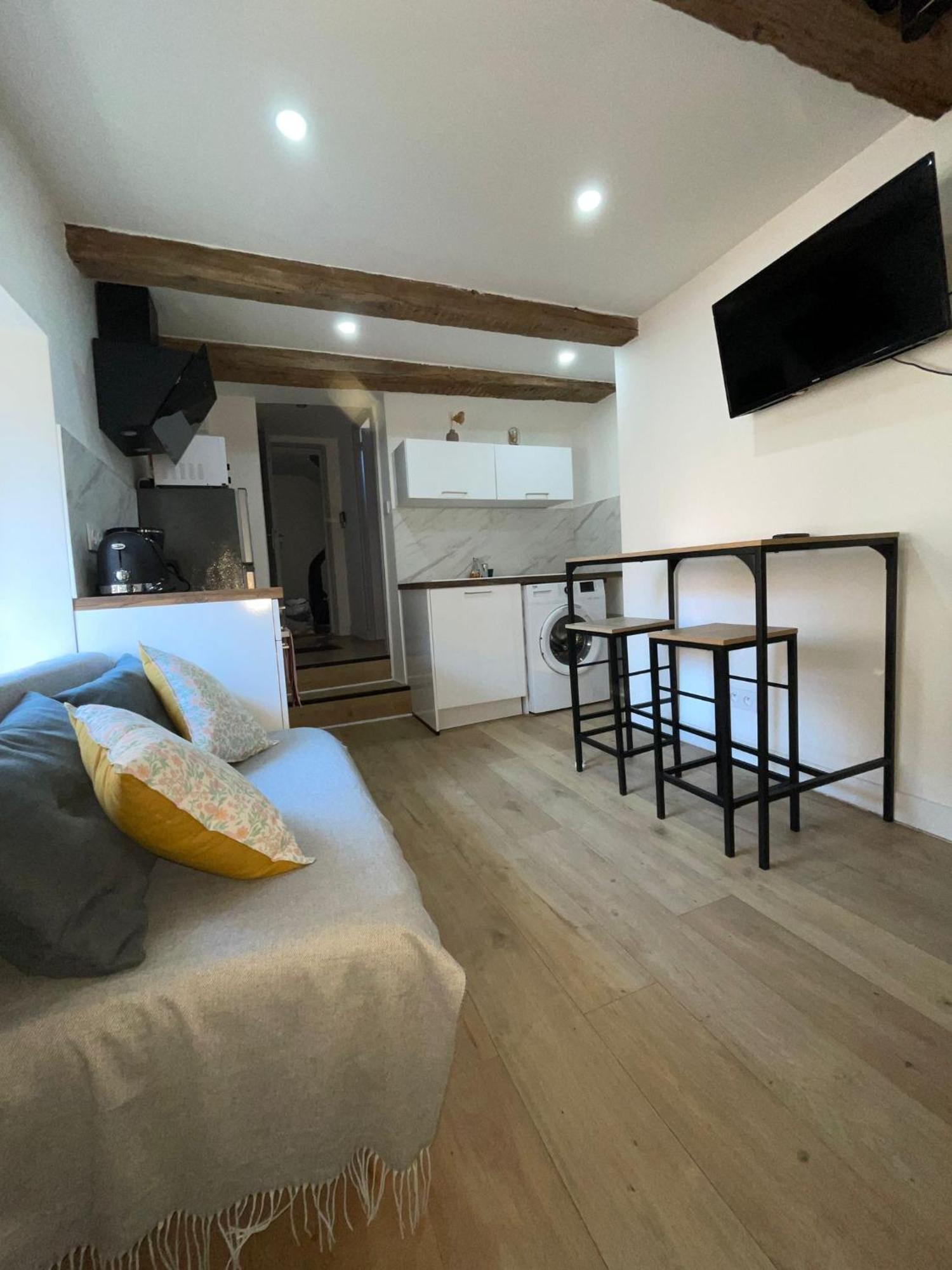 Appartement, Apartment *